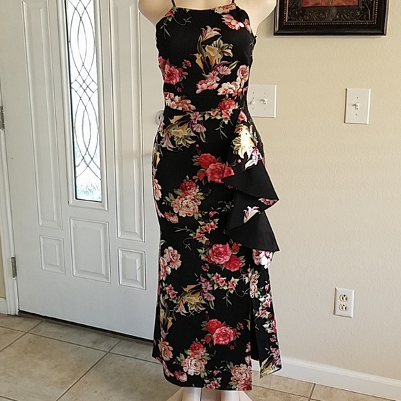 Sweet Storm Dresses & Skirts - 🛍Host pick🛍 beautiful floral design